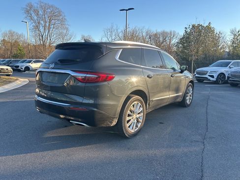 Used 2020 Buick Enclave Premium w/ Sun and Sites Package image 5