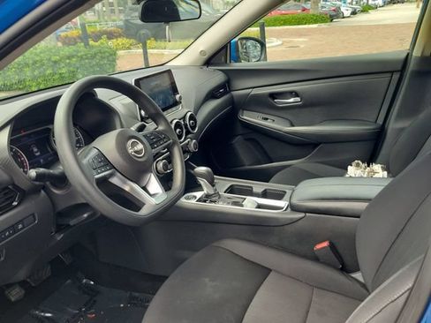 Used 2024 Nissan Sentra SV FWD image 11