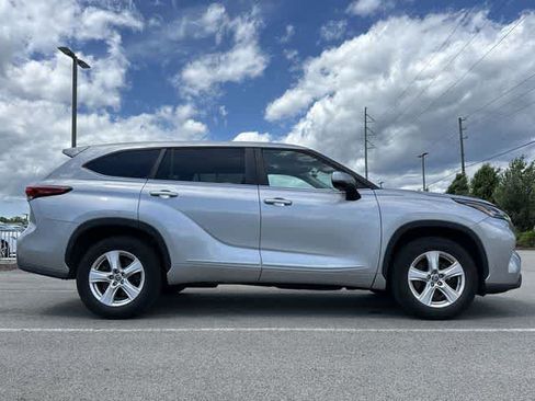 Used 2023 Toyota Highlander LE w/ Protection Package #3 (TMS) FWD image 3