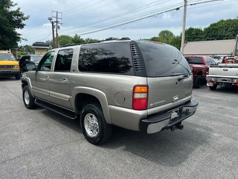 Used 2003 Chevrolet Suburban 2500 LT w/ LT Preferred Equipment Group AWD/4WD image 4