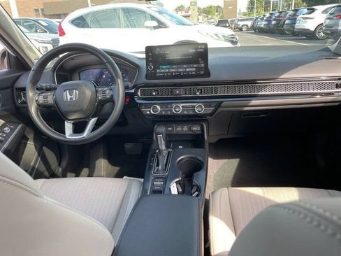 Used 2023 Honda Civic Touring image 6