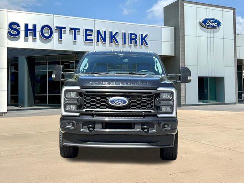 Used 2023 Ford F150 Lariat image 2