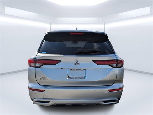 Used 2024 Mitsubishi Outlander FWD image 4