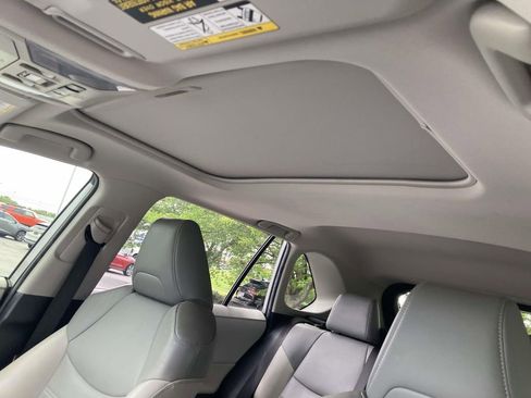 Used 2020 Toyota RAV4 XLE Premium FWD image 13