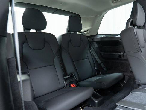 New 2026 Volvo XC90 B6 Plus image 25