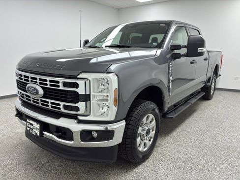 Used 2024 Ford F250 XLT image 5