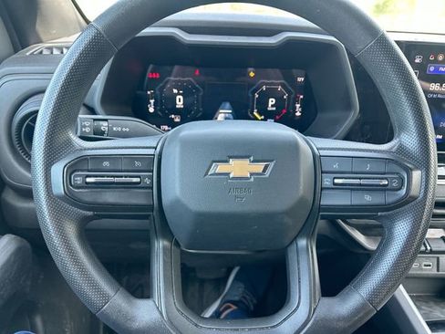 Used 2024 Chevrolet Colorado W/T w/ Safety Package image 17