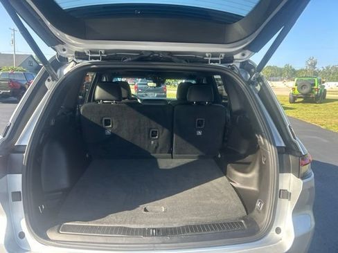 Used 2024 Jeep Grand Cherokee Altitude AWD/4WD image 10