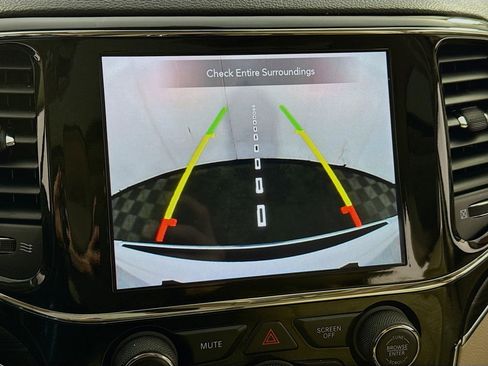 Used 2021 Jeep Grand Cherokee Limited image 4