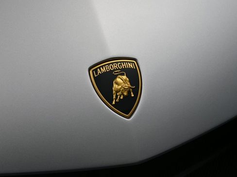 Used 2024 Lamborghini Revuelto AWD/4WD image 13