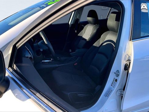 Used 2015 MAZDA MAZDA3 i Touring w/ Technology Package image 25