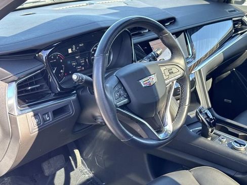 Certified 2025 Cadillac XT6 Premium Luxury AWD/4WD image 21