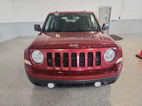 Used 2017 Jeep Patriot Latitude AWD/4WD image 7