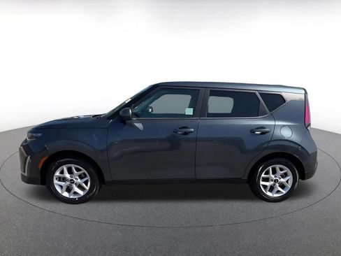 Used 2025 Kia Soul LX w/ LX Technology Package FWD image 9