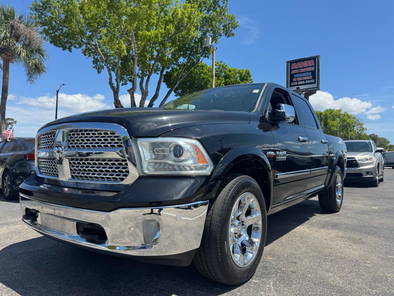 Used 2016 RAM 1500 Laramie w/ Convenience Group AWD/4WD image 2