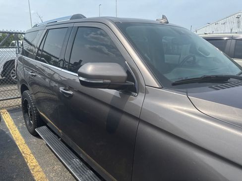 Used 2019 Ford Expedition Limited w/ Equipment Group 301A AWD/4WD image 7
