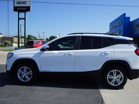 Used 2021 GMC Terrain SLE w/ Driver Convenience Package FWD image 2
