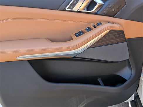 New 2026 BMW X5 sDrive40i image 11