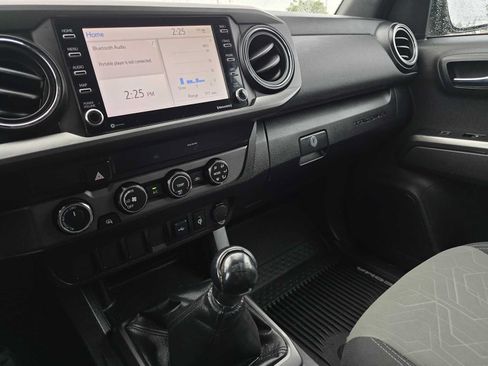 Used 2020 Toyota Tacoma TRD Sport AWD/4WD image 35