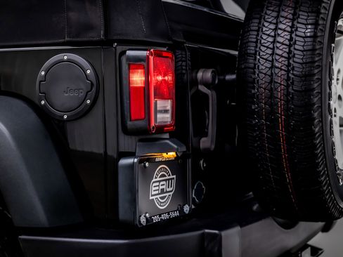Used 2016 Jeep Wrangler Unlimited Sport w/ Quick Order Package 24S AWD/4WD image 12