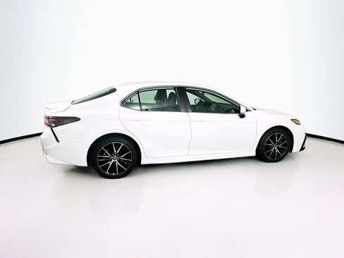 Used 2024 Toyota Camry SE FWD image 10