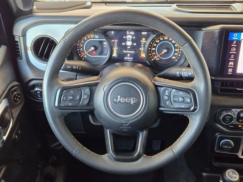 Used 2024 Jeep Gladiator Sport AWD/4WD image 19