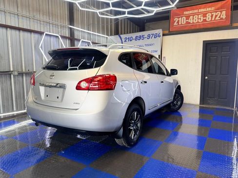 Used 2014 Nissan Rogue S w/ Convenience Package AWD/4WD image 14