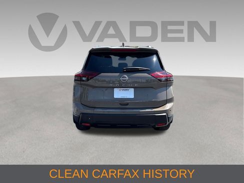 Used 2025 Nissan Rogue SV w/ SV Premium Package FWD image 4