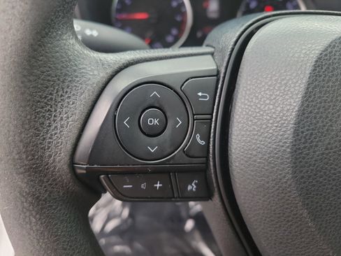 Used 2020 Toyota RAV4 LE image 22