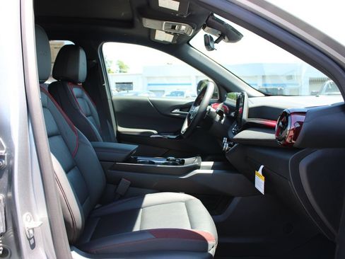 New 2026 Chevrolet Equinox RS w/ Convenience Package III FWD image 30