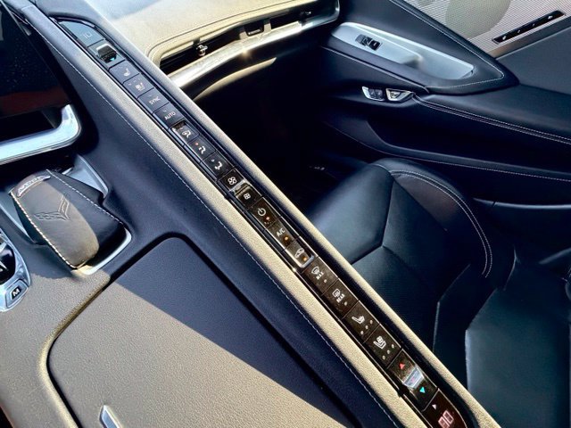 Used 2020 Chevrolet Corvette Stingray Preferred Cpe w/ 2LT Preferred Equipment Group RWD image 9