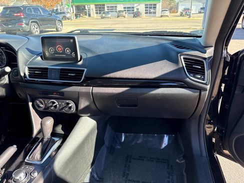 Used 2016 MAZDA MAZDA3 i Sport image 32