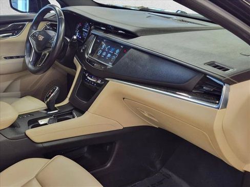 Used 2018 Cadillac XT5 AWD image 24