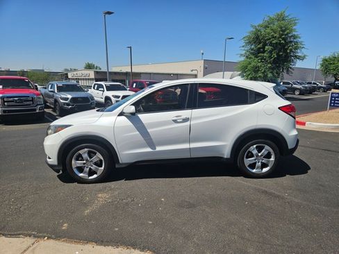 Used 2016 Honda HR-V LX image 9