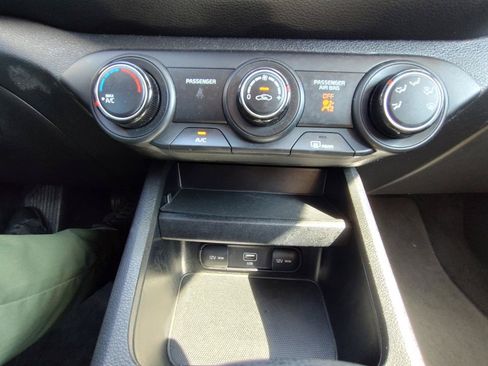 Used 2022 Kia Forte LXS FWD image 22
