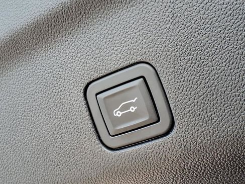 Certified 2024 GMC Yukon Denali Ultimate image 29