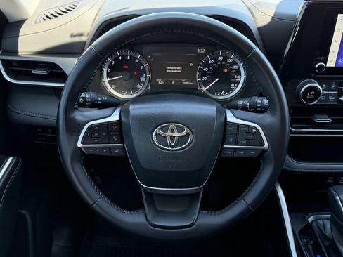 Used 2023 Toyota Highlander LE image 13