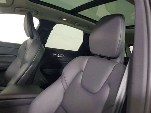 Used 2023 Volvo XC60 B5 Plus w/ Climate Package AWD/4WD image 25