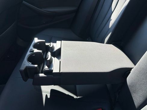 Used 2020 BMW 530i w/ Convenience Package image 36