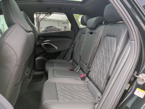 Used 2025 Audi SQ5 Premium Plus AWD/4WD image 33