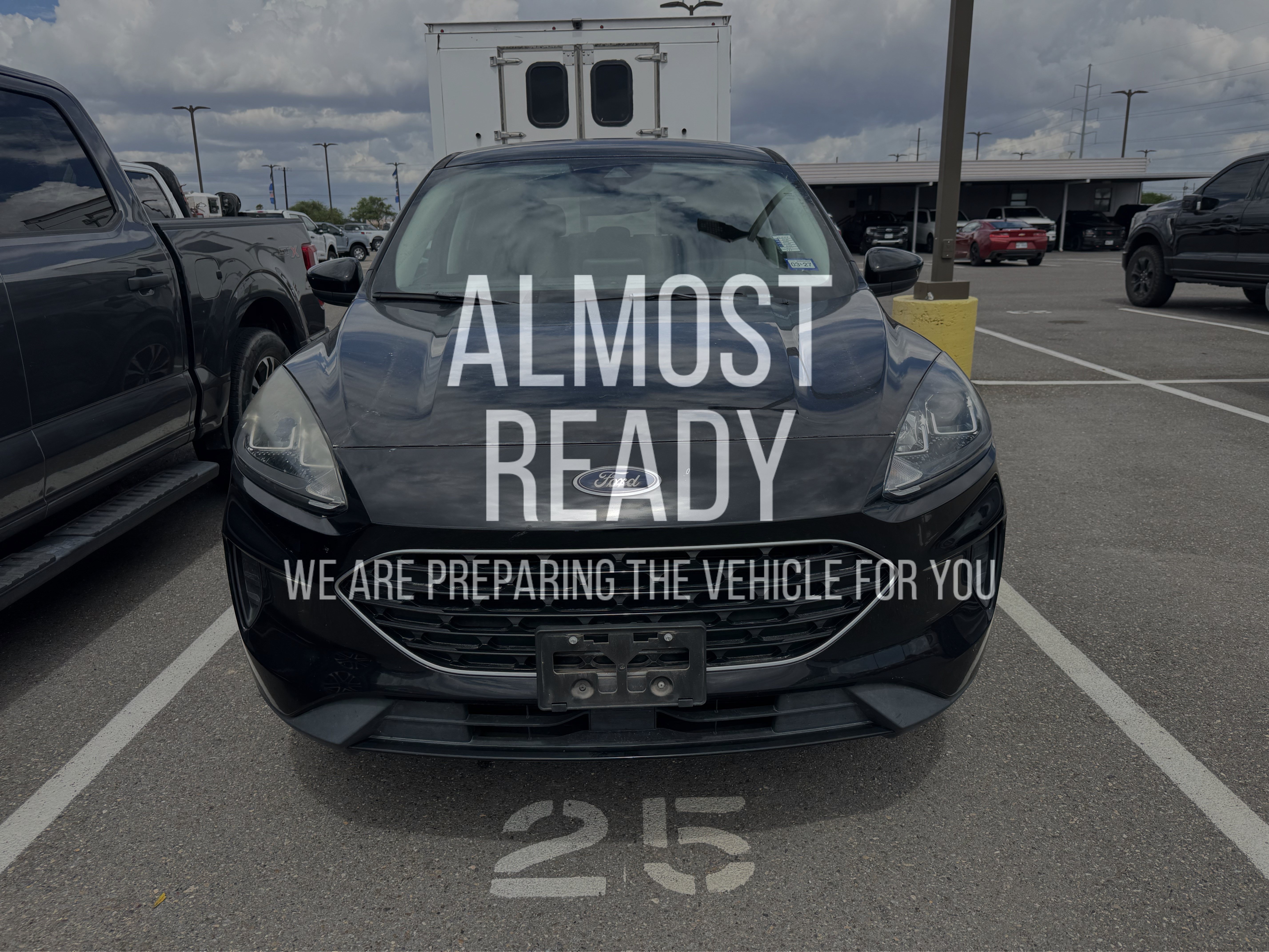 Used 2022 Ford Escape SE w/ SE Sport Appearance Package FWD image 1