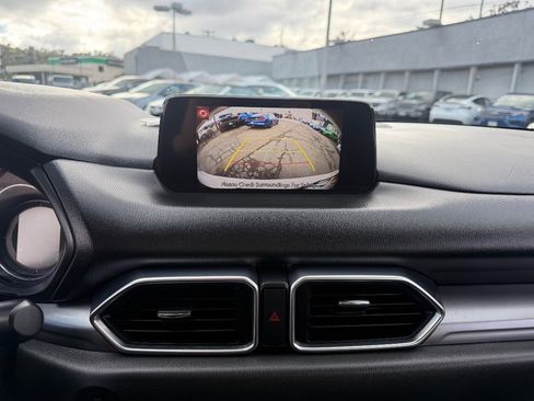 Used 2017 MAZDA CX-5 Sport image 25