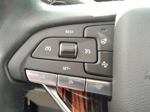 Certified 2024 Cadillac Escalade Premium Luxury AWD/4WD image 9