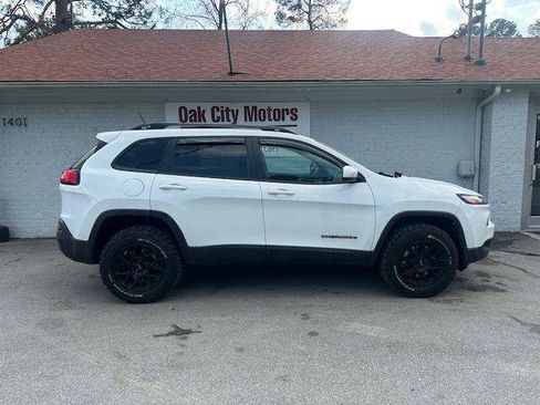 Used 2015 Jeep Cherokee Latitude image 4