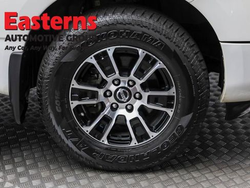 Used 2020 Nissan Titan SV w/ SV Convenience Package image 33