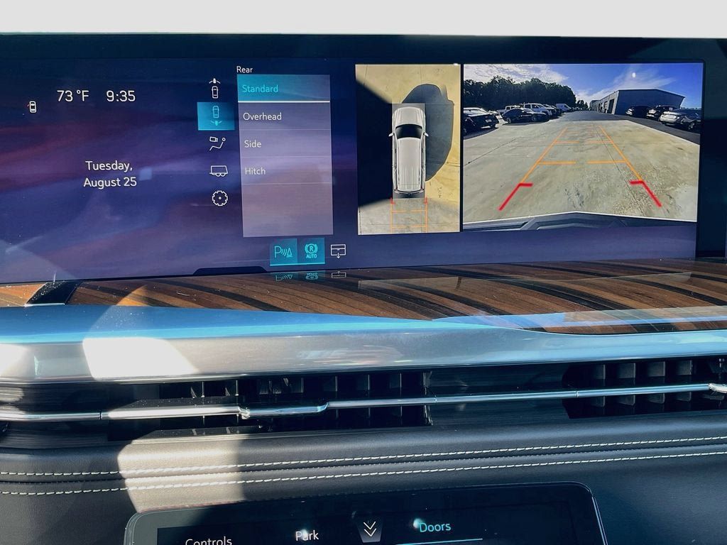 New 2026 Cadillac Escalade Platinum Sport w/ LPO, ONYX Package AWD/4WD image 24