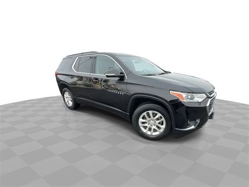 Certified 2020 Chevrolet Traverse LT image 2