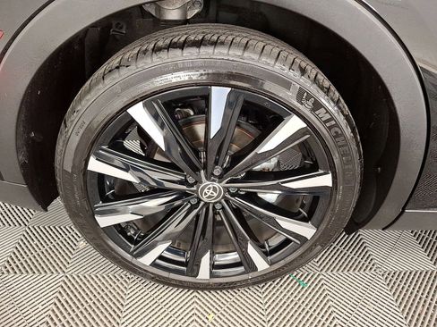 Used 2024 Toyota Crown Platinum image 27