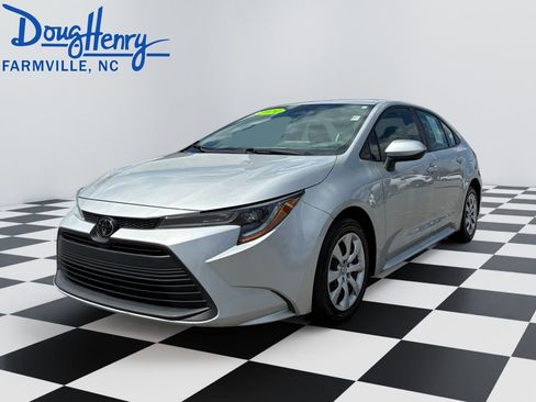 Used 2024 Toyota Corolla LE image 1