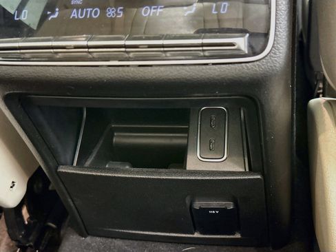 Used 2023 Mercedes-Benz GLS 450 4MATIC image 43